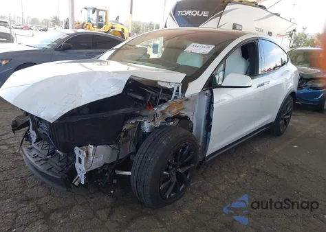 2024 Tesla Model X Long Range z USA, uszkodzony, nr VIN 7SAXCBE52RF441278